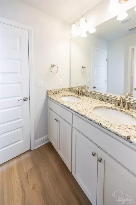Bath - 6275 Pineapple Dr, Milton, FL 32570 photo 3 of 7