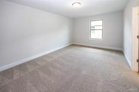 Bedroom - 6275 Pineapple Dr, Milton, FL 32570 photo 2 of 6