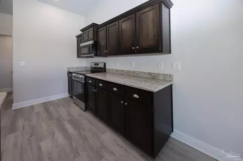 Entry Way - 6269 Pineapple Dr, Milton, FL 32570 photo 2 of 3