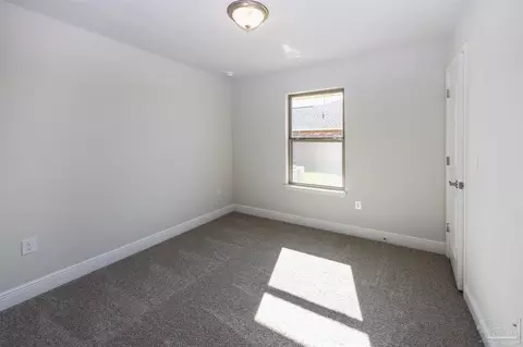Bedroom - 6269 Pineapple Dr, Milton, FL 32570 photo 3 of 6