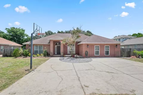 304 Valencia St, Gulf Breeze, FL 32561