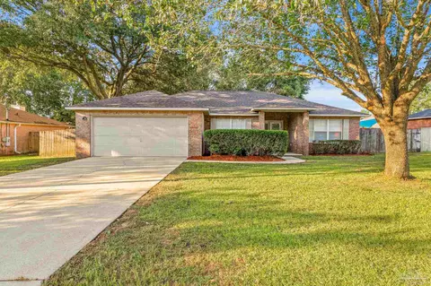 5077 Copperfield Dr, Pace, FL 32571