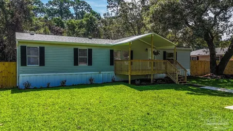 5658 Charter Cir, Gulf Breeze, FL 32563