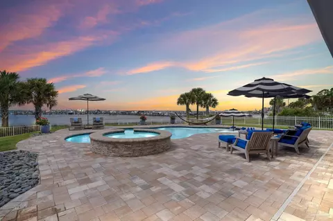 4033 Landfall Dr, Pensacola, FL 32507