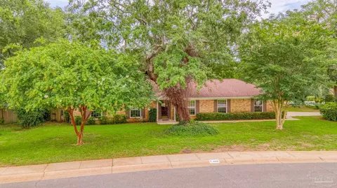 4900 Woodcliff Dr, Pensacola, FL 32504