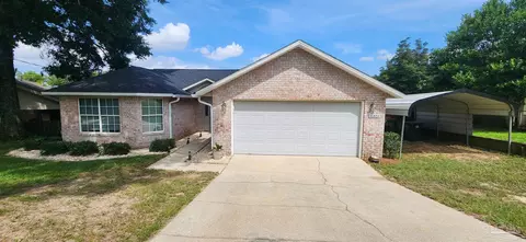 6804 Kari Ct, Pensacola, FL 32526