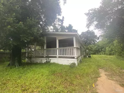 8650 Handicare St, Pensacola, FL 32514
