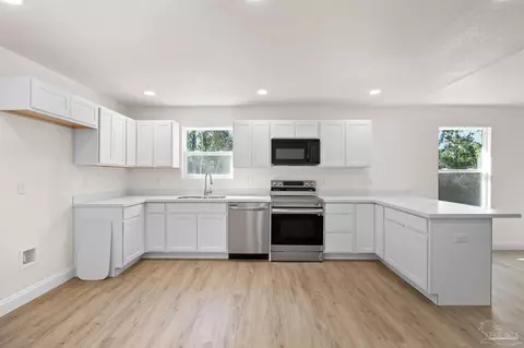 Kitchen - 3284 Damon Dr, Milton, FL 32583 photo 1 of 3