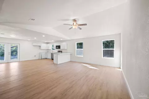 Living - 3284 Damon Dr, Milton, FL 32583 photo 2 of 6