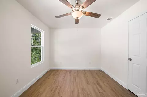 Bedroom - 3284 Damon Dr, Milton, FL 32583 photo 6 of 6
