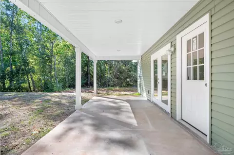 Exterior - 3284 Damon Dr, Milton, FL 32583 photo 5 of 7