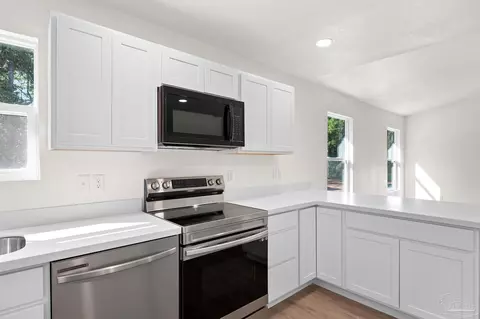 Kitchen - 3284 Damon Dr, Milton, FL 32583 photo 3 of 3