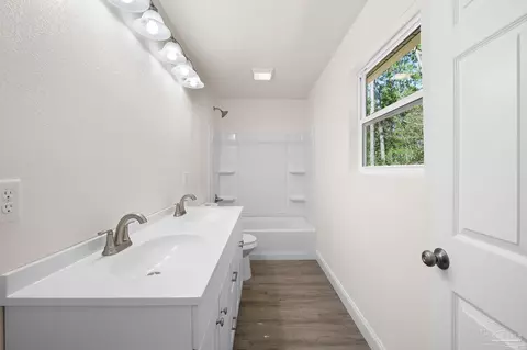 Bath - 3284 Damon Dr, Milton, FL 32583 photo 1 of 4
