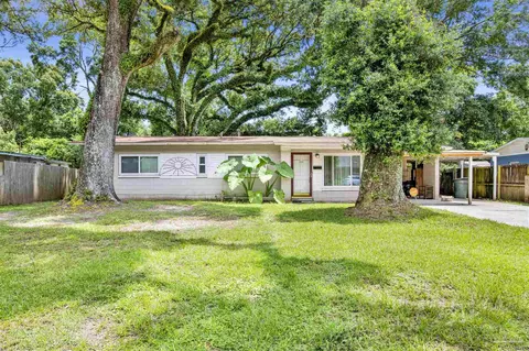 102 Saint Regis Dr, Pensacola, FL 32505