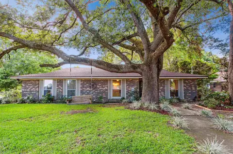 4164 Aqua Vista Dr, Pensacola, FL 32504