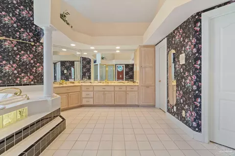 Bath - 5475 Oakmont Dr, Pace, FL 32571 photo 2 of 7