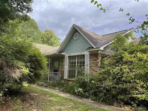 7030 Bridlewood Ln, Pensacola, FL 32526