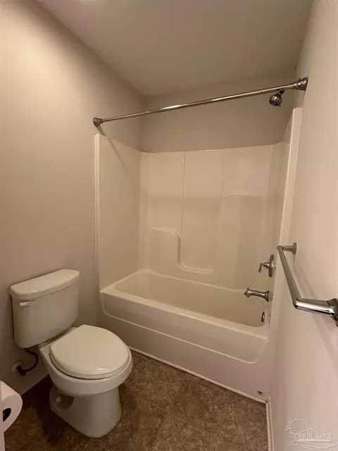 Bath - 5793 Corkscrew Ct, Pace, FL 32571 photo 2 of 3