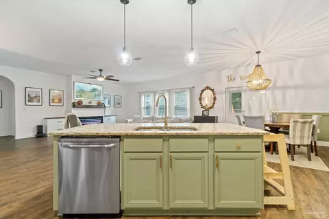 Kitchen - 5866 W Cambridge Way, Pace, FL 32571 photo 3 of 4