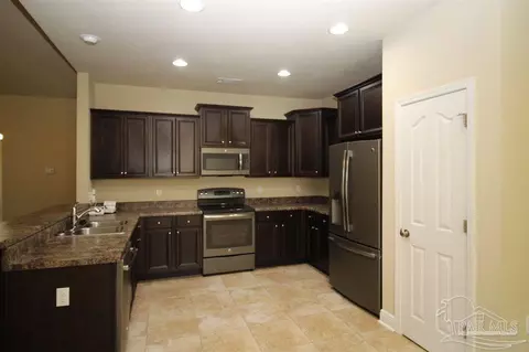 5811 Rustic Ridge Cir, Milton, FL 32570 photo 4