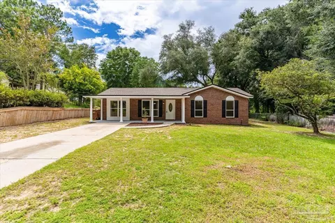 4585 Riley Rd, Milton, FL 32583