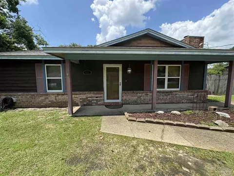2831 Godwin Ln, Pensacola, FL 32526