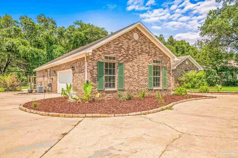 Exterior - 5704 Nicklaus Ln, Milton, FL 32570 photo 3 of 8
