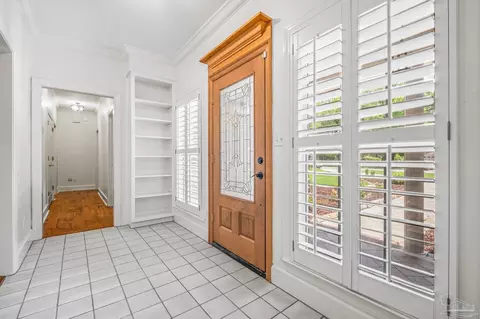 Entry Way - 5704 Nicklaus Ln, Milton, FL 32570 photo 1 of 6
