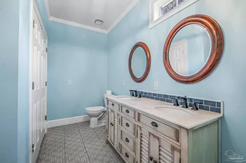 Bath - 5704 Nicklaus Ln, Milton, FL 32570 photo 2 of 8