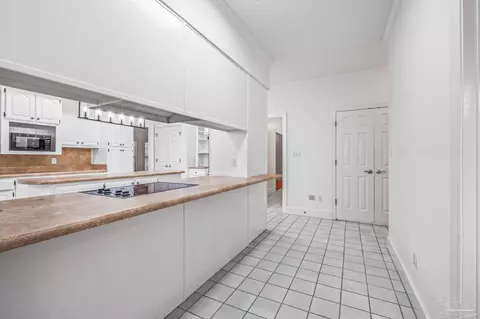 Kitchen - 5704 Nicklaus Ln, Milton, FL 32570 photo 6 of 6