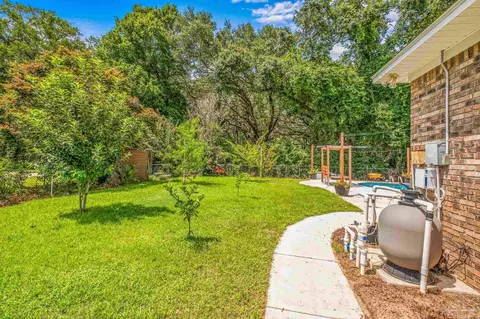 Exterior - 5704 Nicklaus Ln, Milton, FL 32570 photo 6 of 8