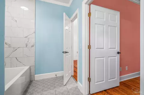 Entry Way - 5704 Nicklaus Ln, Milton, FL 32570 photo 4 of 6