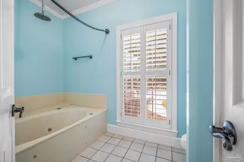 Bath - 5704 Nicklaus Ln, Milton, FL 32570 photo 5 of 8