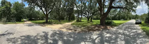 3810 Rockwood Dr, Milton, FL 32571