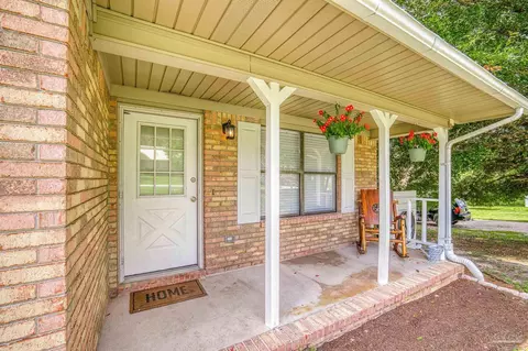 Exterior - 105 Hope Dr, Crestview, FL 32536 photo 2 of 9