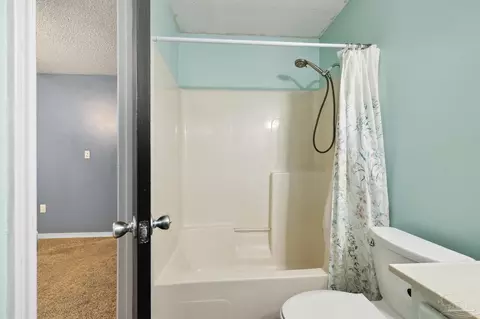 Bath - 105 Hope Dr, Crestview, FL 32536 photo 2 of 2
