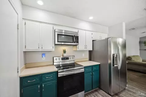Kitchen - 105 Hope Dr, Crestview, FL 32536 photo 1 of 3