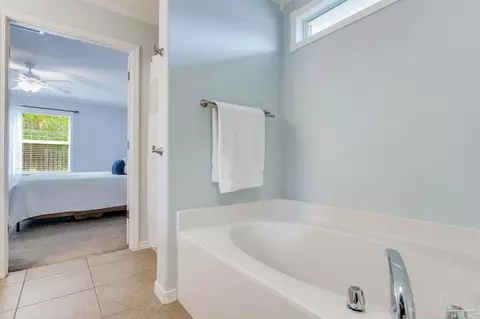 Bath - 4878 Hilarita Cir, Pace, FL 32571 photo 2 of 5