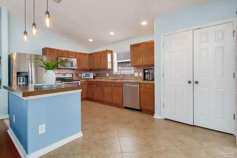 Kitchen - 4878 Hilarita Cir, Pace, FL 32571 photo 2 of 3
