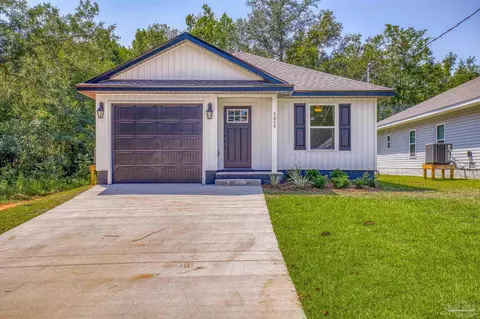 3035 7th Ave, Milton, FL 32583