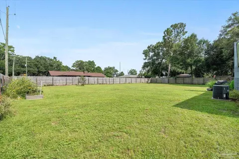 Exterior - 5337 Casper Cir, Milton, FL 32570 photo 6 of 8