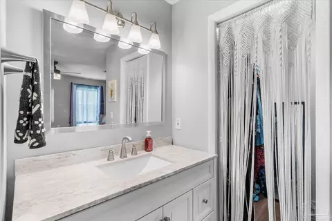Bath - 5337 Casper Cir, Milton, FL 32570 photo 2 of 4