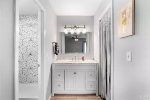 Bath - 5337 Casper Cir, Milton, FL 32570 photo 1 of 4