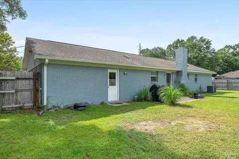 Exterior - 5337 Casper Cir, Milton, FL 32570 photo 5 of 8