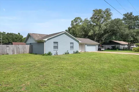 Exterior - 5337 Casper Cir, Milton, FL 32570 photo 3 of 8