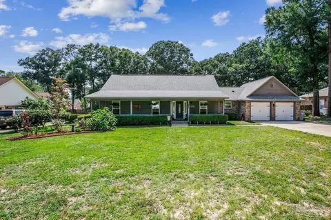 5490 Rowe Trl, Pace, FL 32571