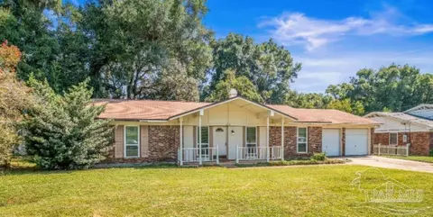 4850 Balmoral Dr, Pensacola, FL 32504