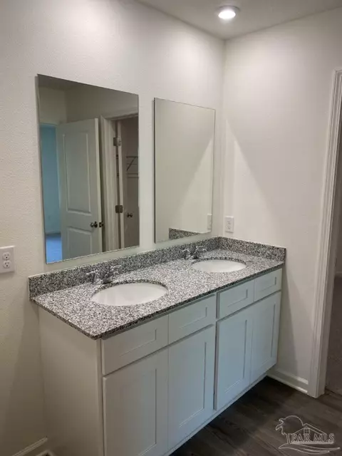 Bath - 9159 Three Hollow Rd, Jay, FL 32565 photo 1 of 1