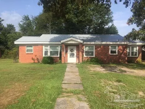610 S Trammell St, Atmore, AL 36502