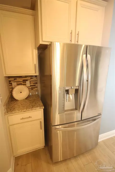 Kitchen - 2608 Gemstone Cir, Pace, FL 32571 photo 5 of 5